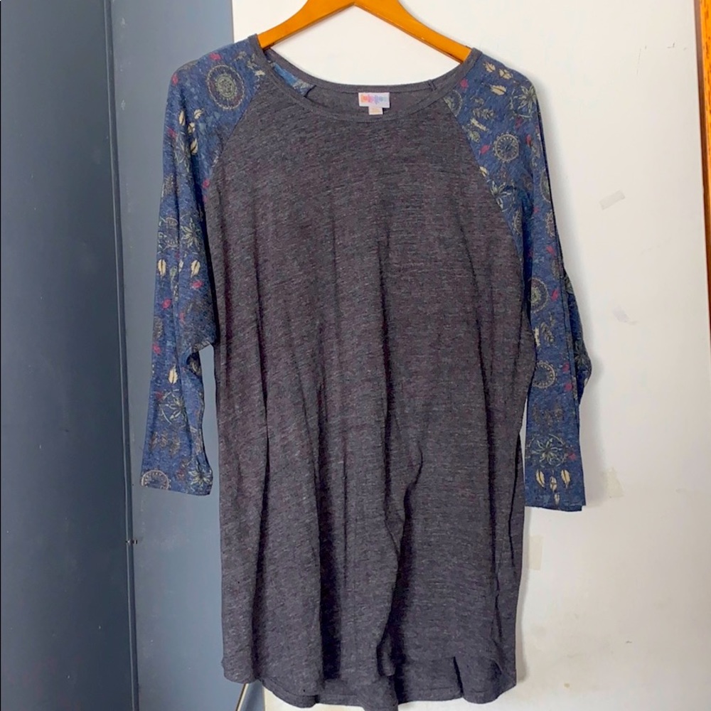 Lularoe baseball tee 💋